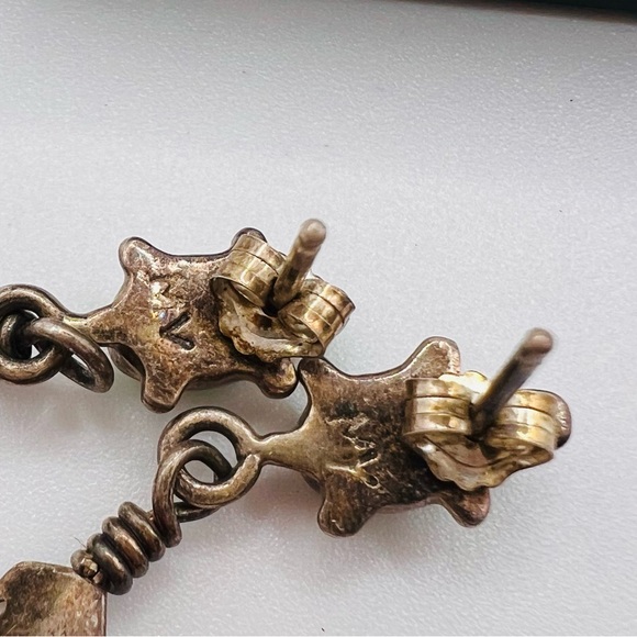 Vintage Navajo Marilyn Yazzie Sterling Silver Turtle & Feather Drop Earrings - Picture 6 of 6